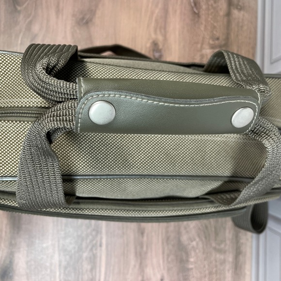 MODA Carry-On Travel Briefcase Bag Olive Green Laptop Messenger Shoulder Strap - Picture 6 of 12